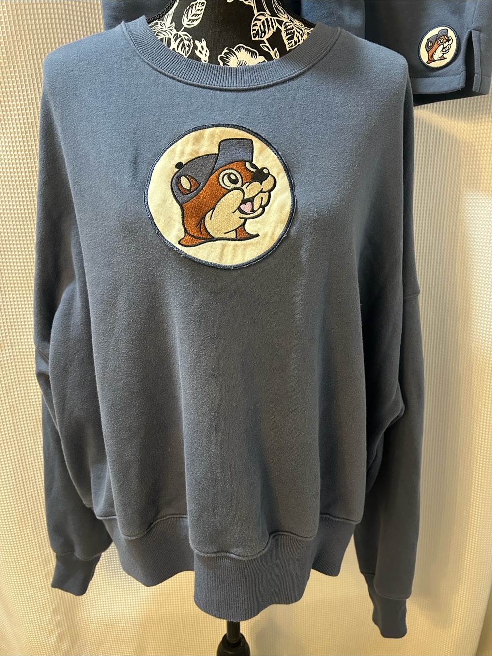 Buc-ee’s Oversized Lounge Set Sweatshirt 3X & Shorts XL Blue Beaver Patch - Picture 2 of 5